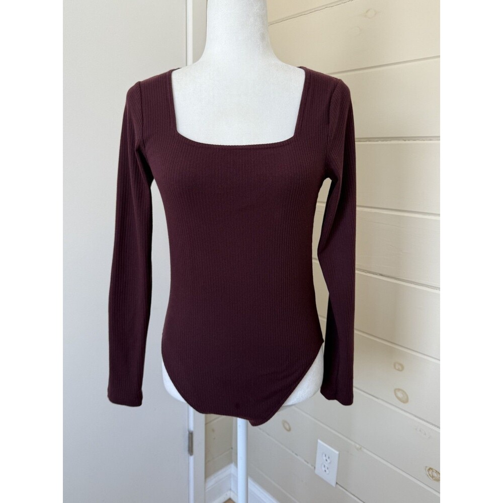 Old Navy Ribbed Burgundy Bodysuit M Long Sleeves Scoop Neck Lined Capsule Staple